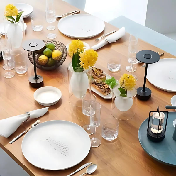 Essaro™ Table lamp | Cordless & rechargeable