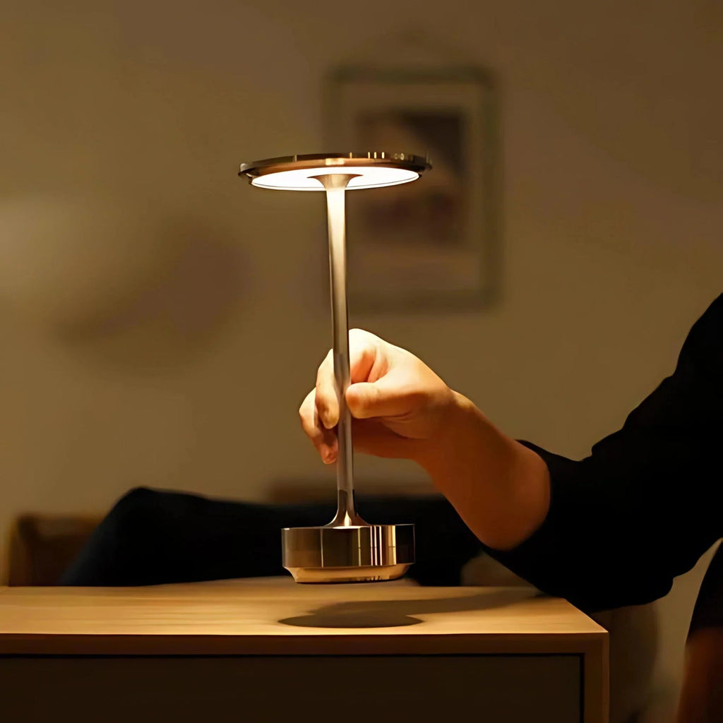 Essaro™ Table lamp | Cordless & rechargeable