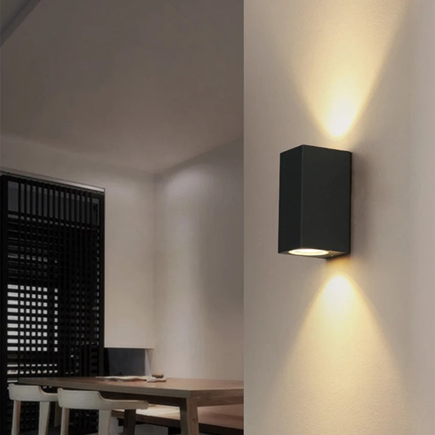 Jelvion™ | Slim wall light for outdoor use