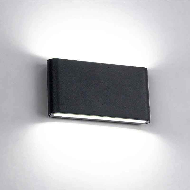 Elaris™ | Modern LED wall light for outdoor use
